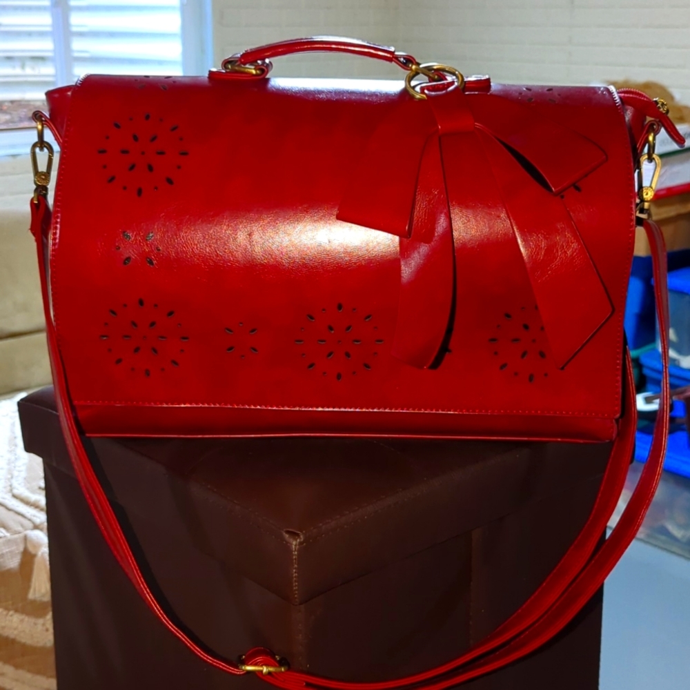 Burgundy shoulder work bag